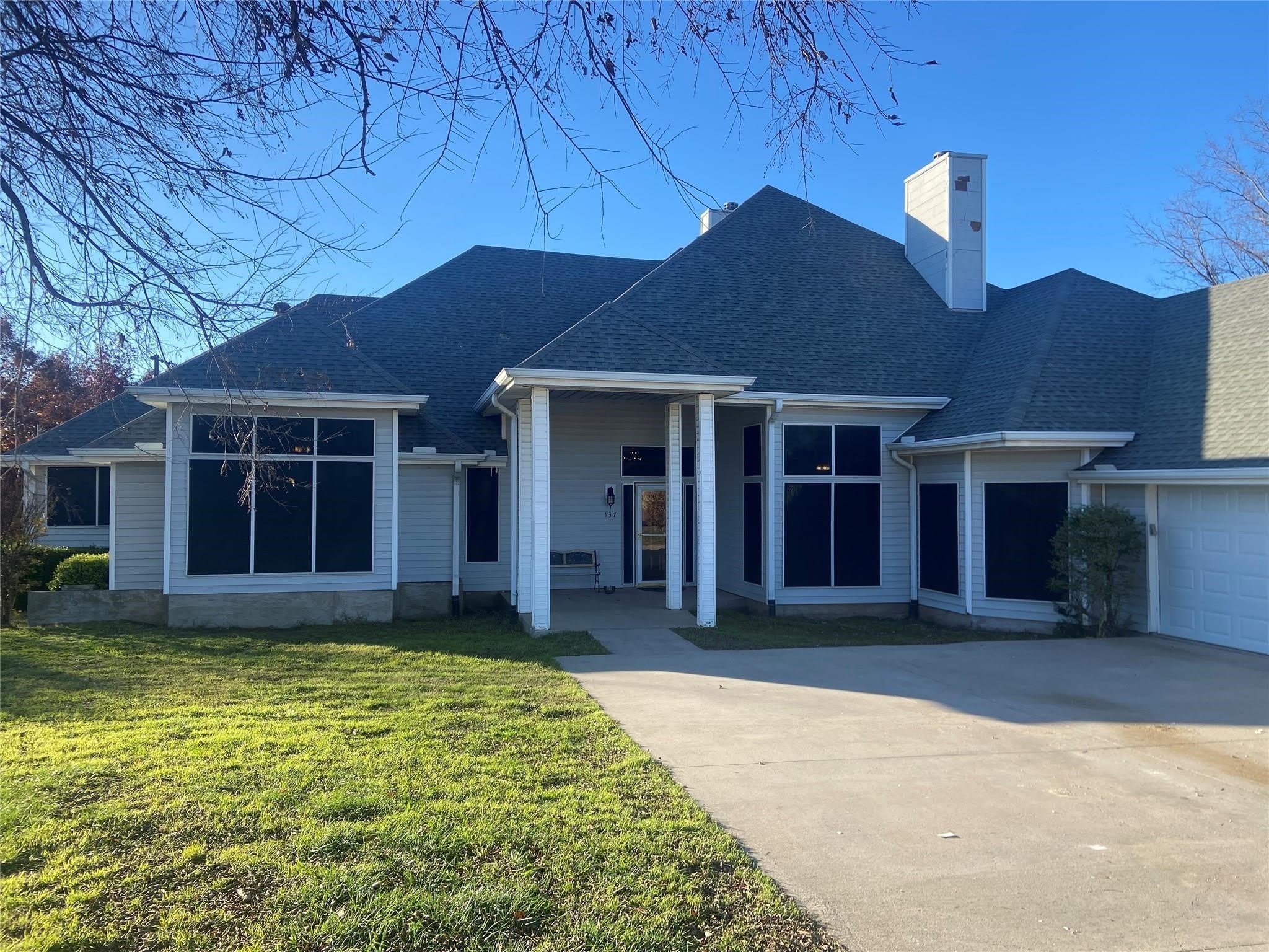 137 Oakview Road – photo 1