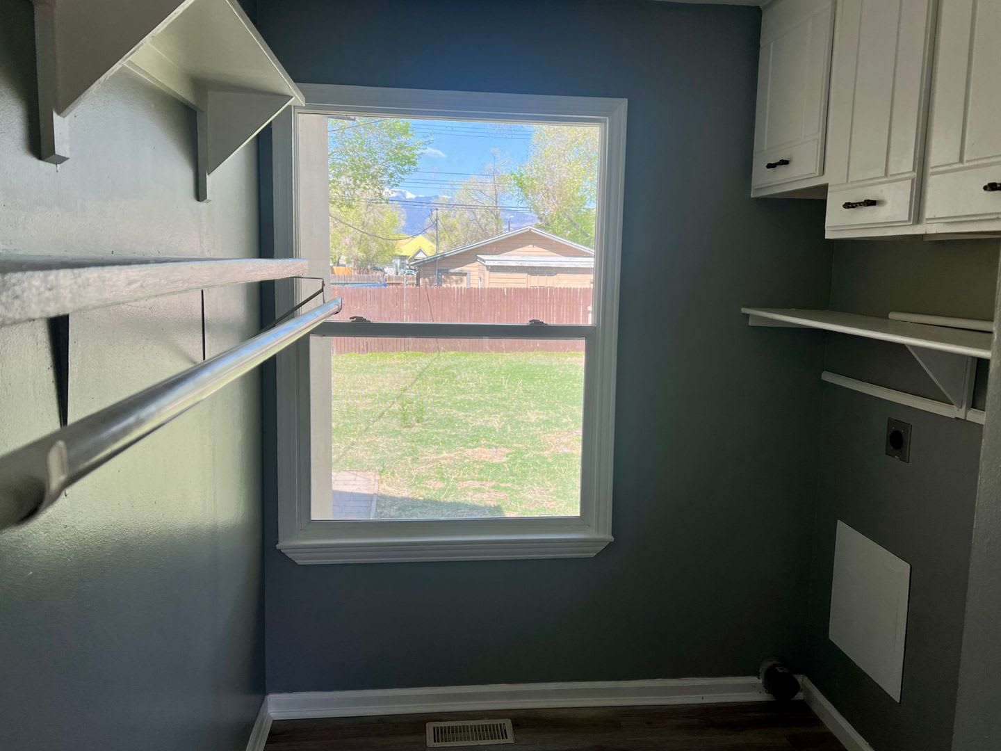 Adorable remodeled 2 bedroom in OLD NORTH END – photo 5