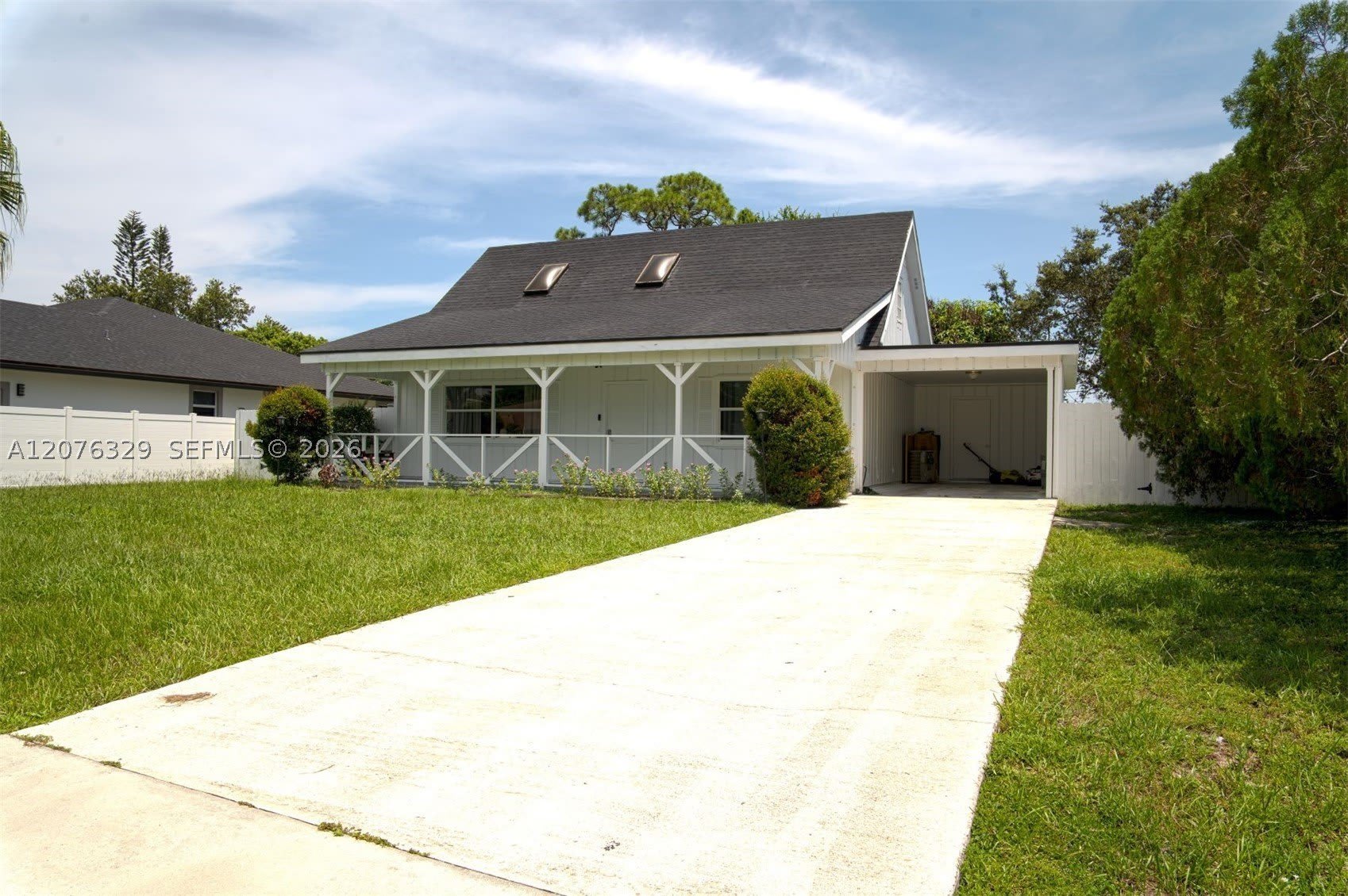2489 Se Stonecrop St – photo 2