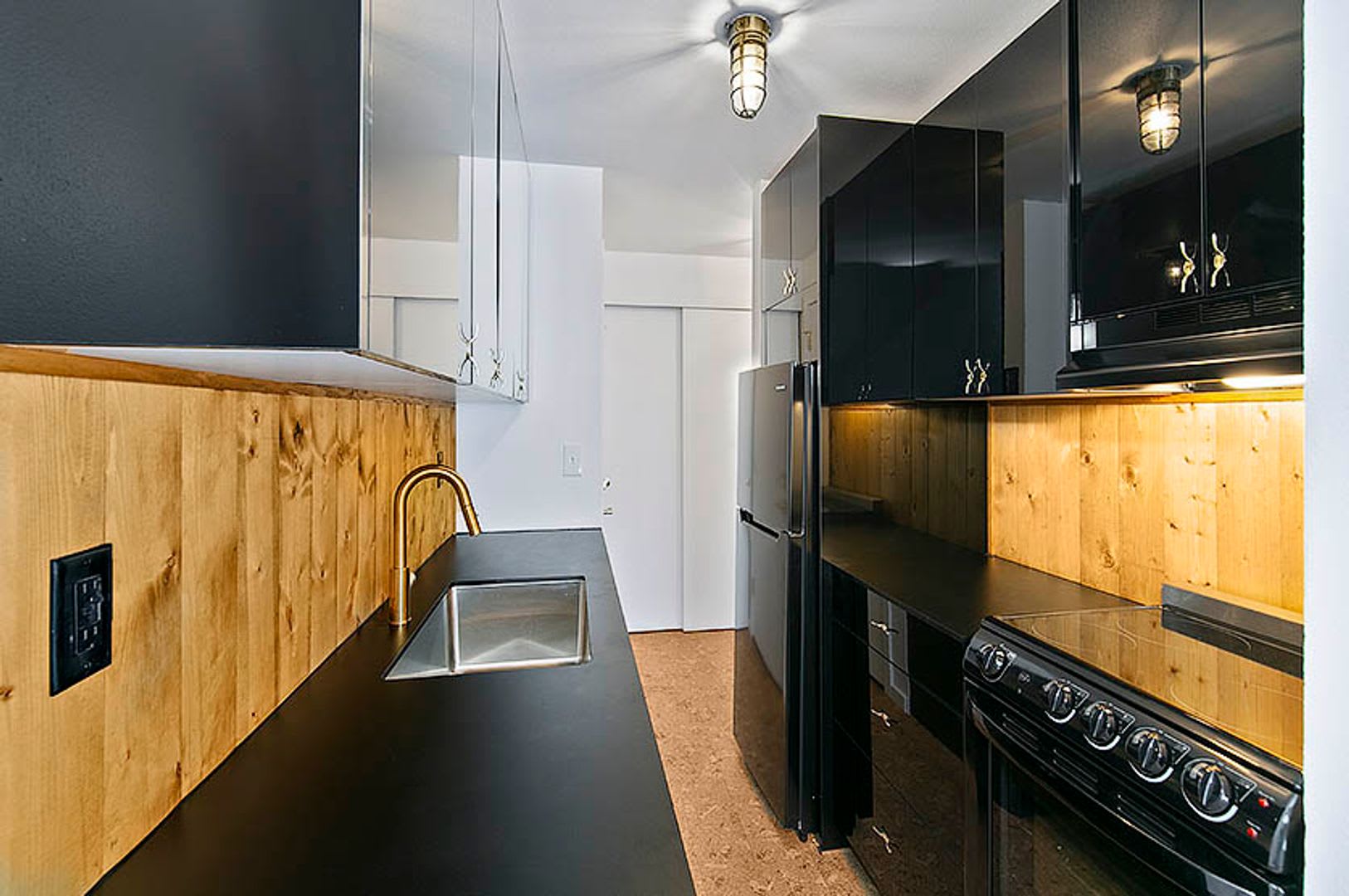 Riverside Apartments – photo 4