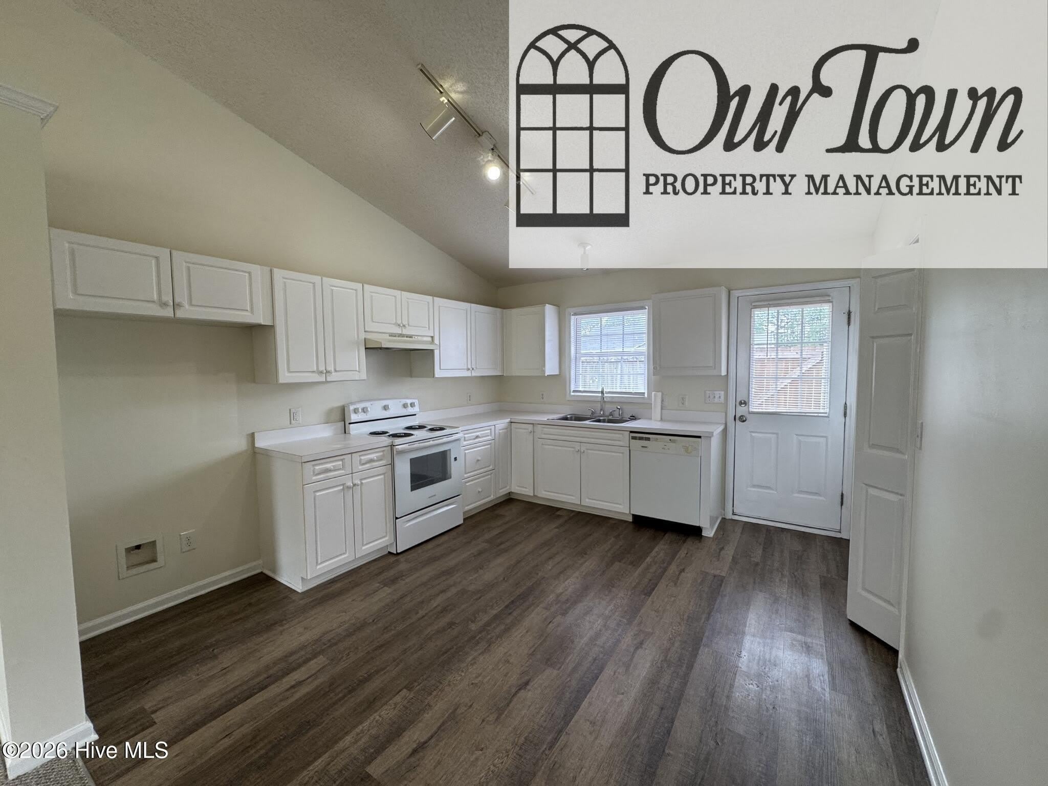 4207 Cypress Drive NW – photo 5