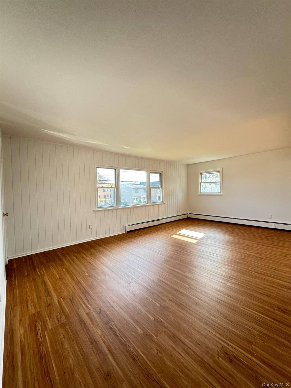 131 Roslyn Road – photo 2