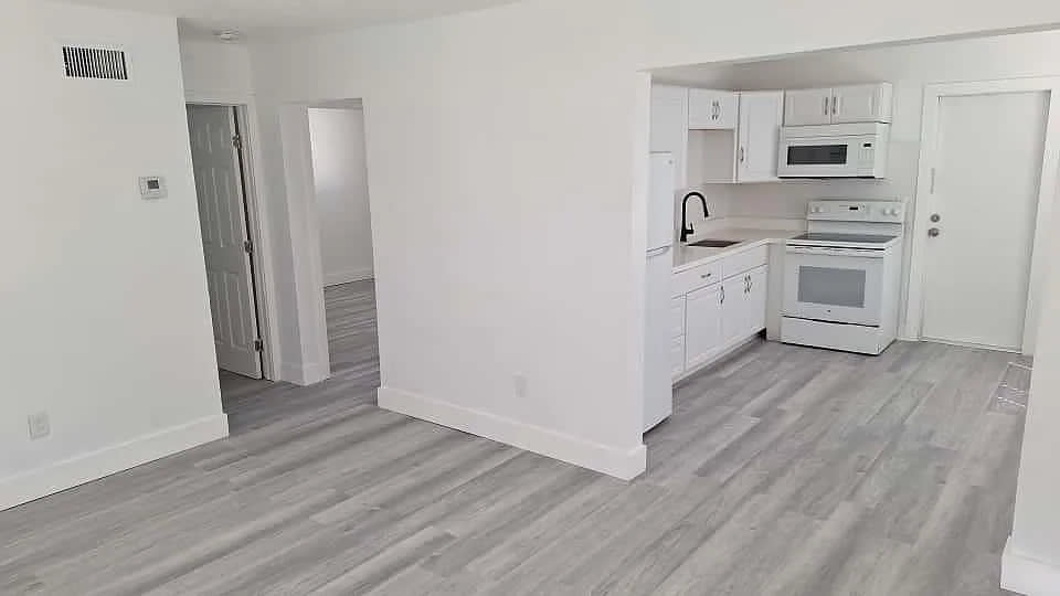 1557 Ne 148Th St – photo 5