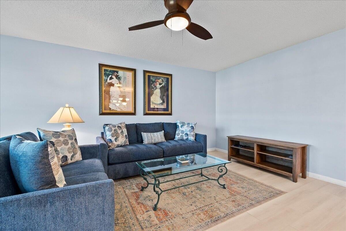 220 COUNTRY Lane – photo 4