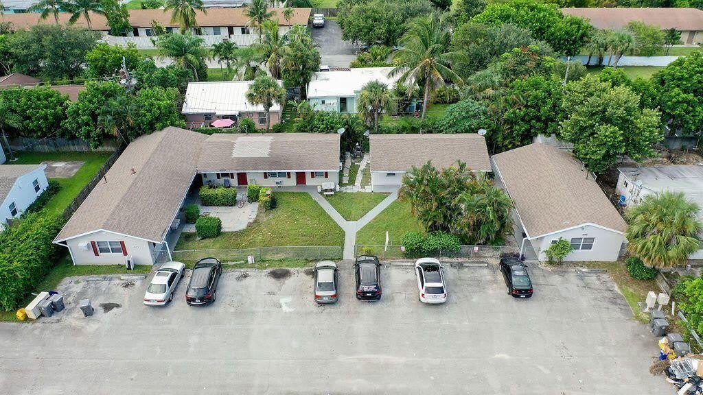 1883 Smith Drive – photo 4