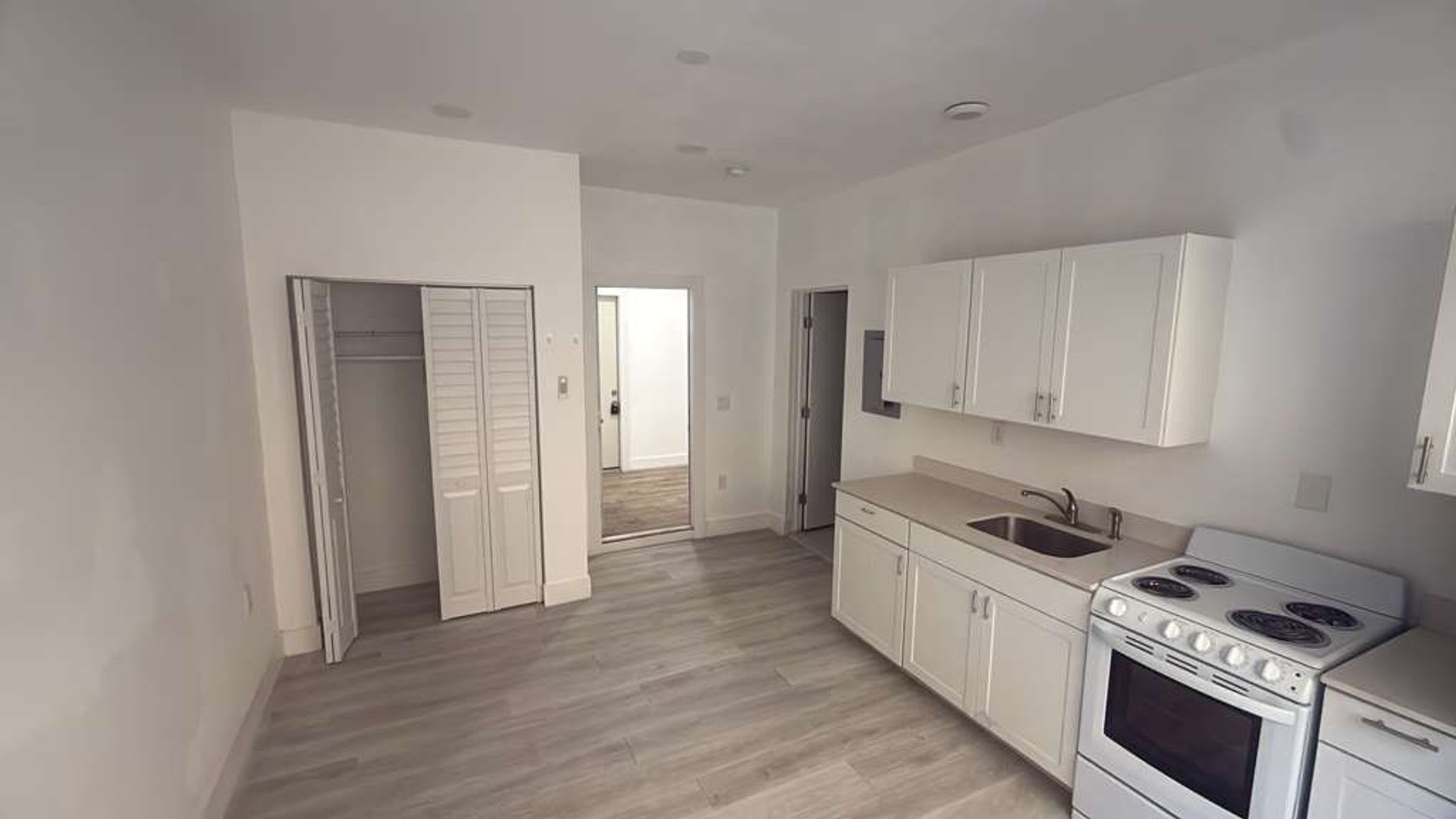 75 Glen Royal Pkwy – photo 2