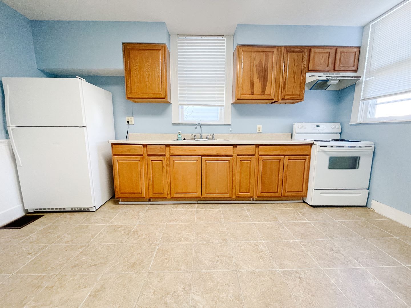 Coming Soon, For Rent: 258 SW 2nd St. 3 Bedroom, 2 Bathroom! Fenced in Backyard! Nice Porch! – photo 3