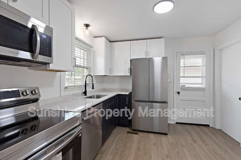 906 37th St – photo 4
