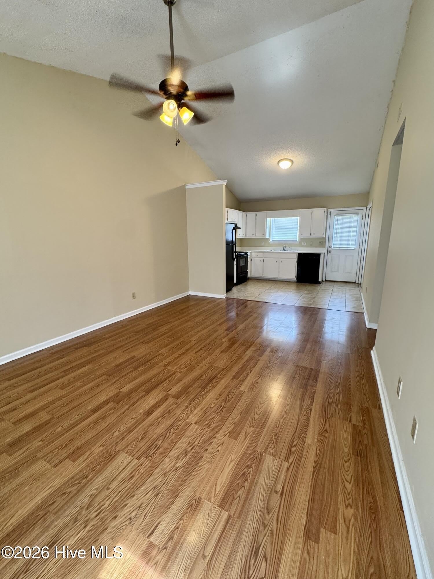 2107 E 3Rd Street – photo 4