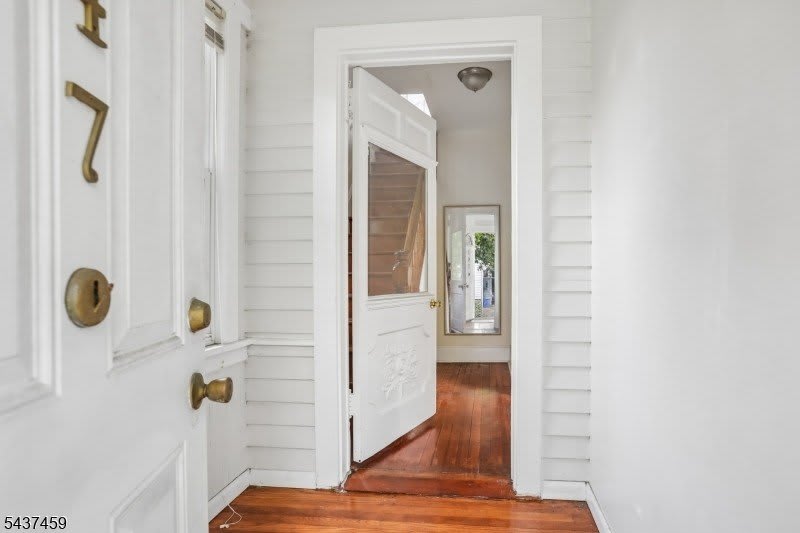 147 Phelps Ave – photo 5