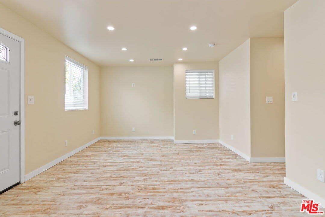 3446 S 5th Ave – photo 2