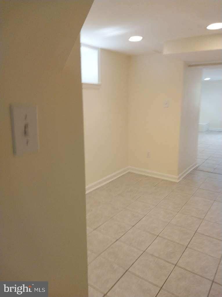 225 S MARKET Street – photo 2