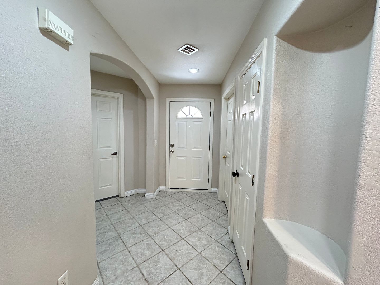 Single Story 3-Bed 2-Bath Townhouse! – photo 2