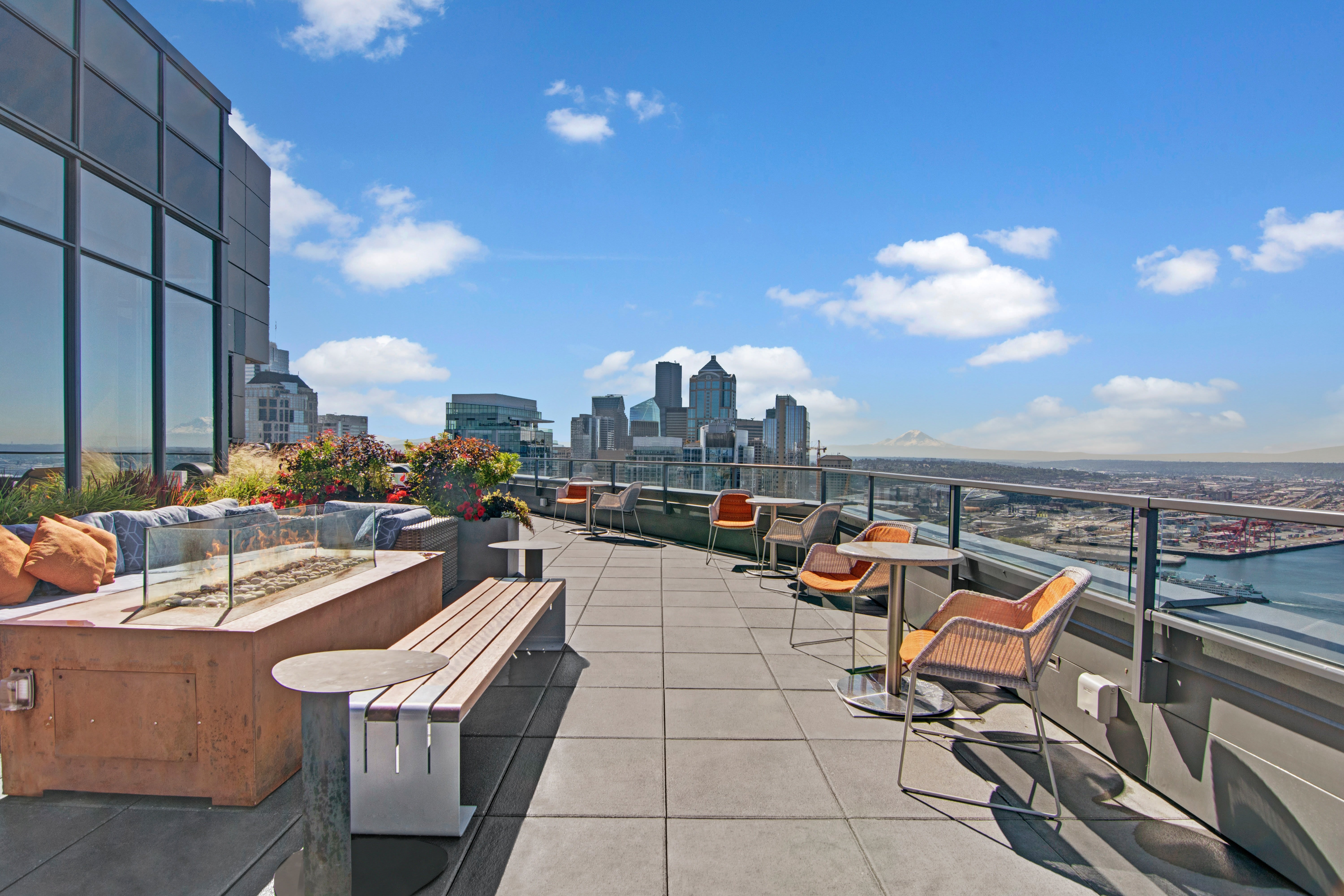 Tower12 Apartments – photo 3