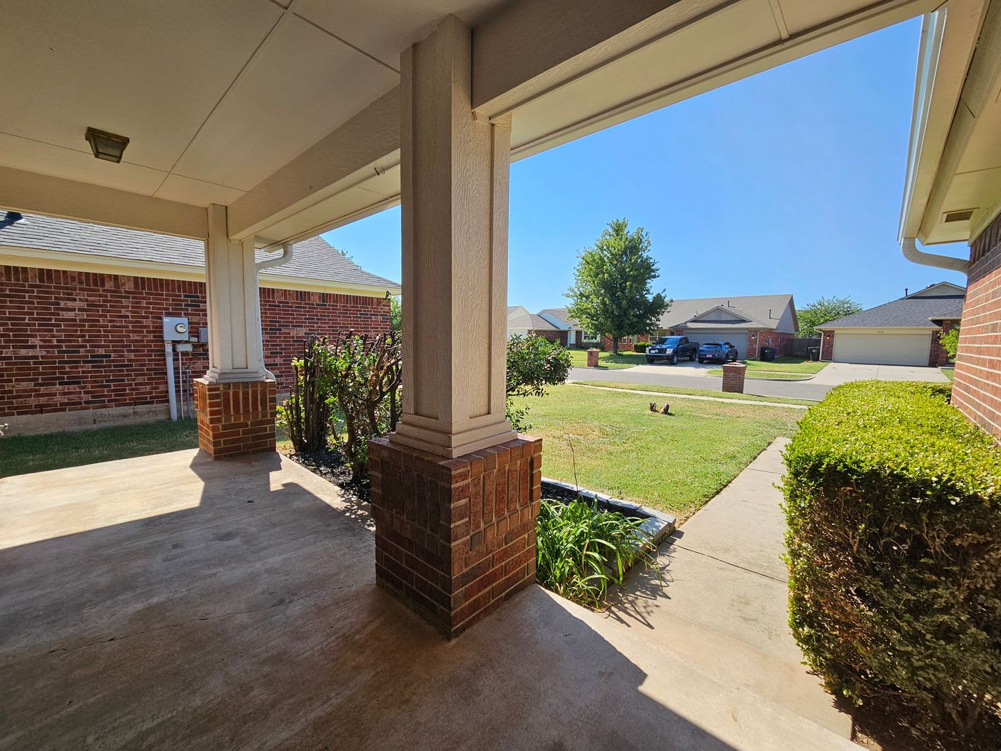 3 Bed 2 Bath With Storm Shelter Avail Now – photo 3