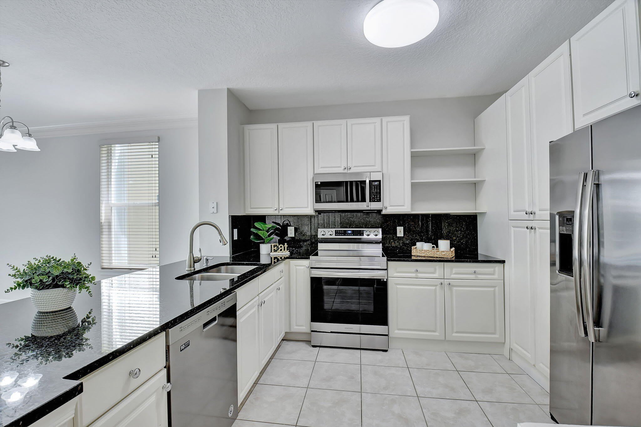 9917 PORTA LEONA Lane – photo 1