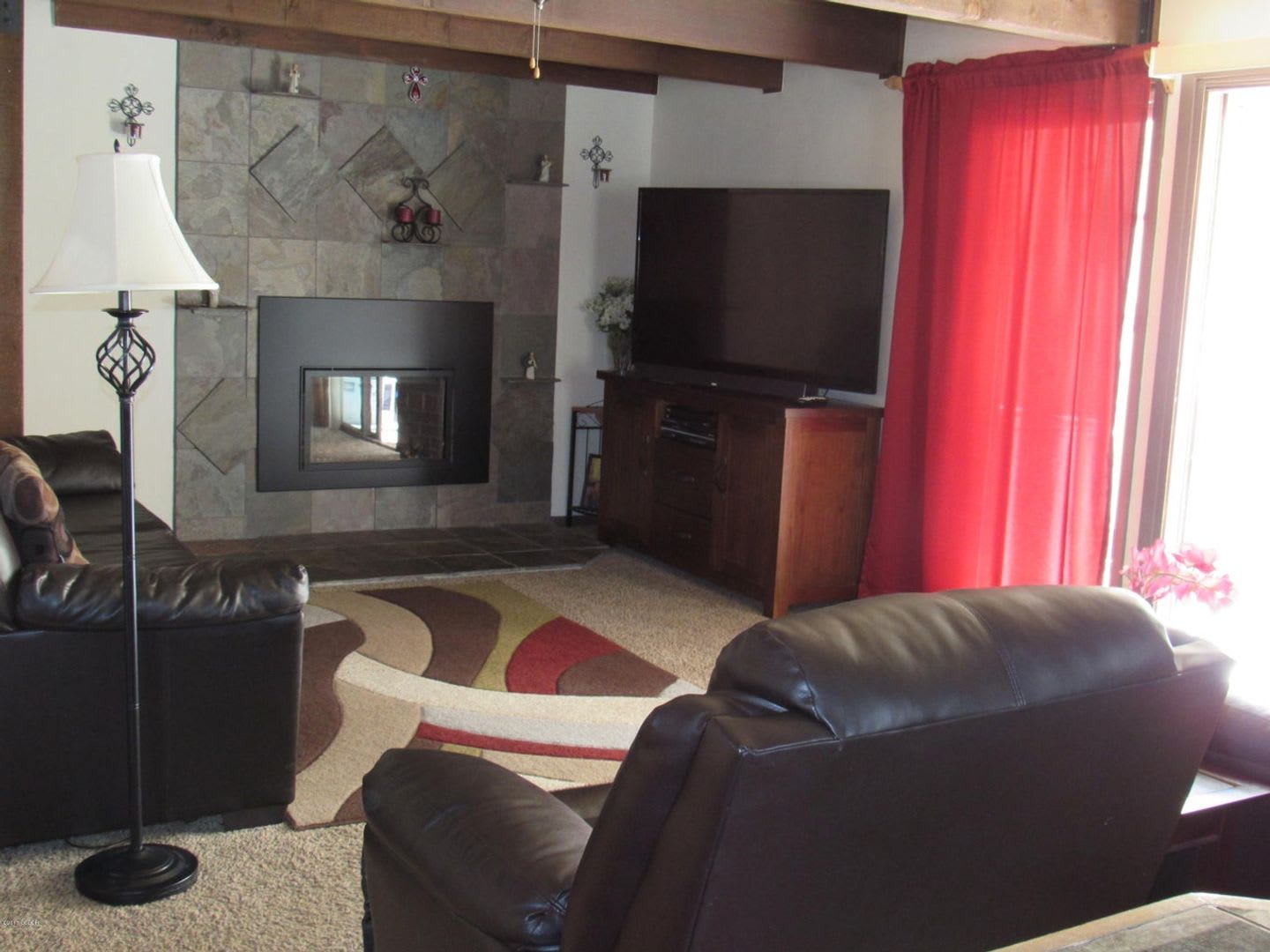 Charming Granby Home, Available Mid September – photo 4