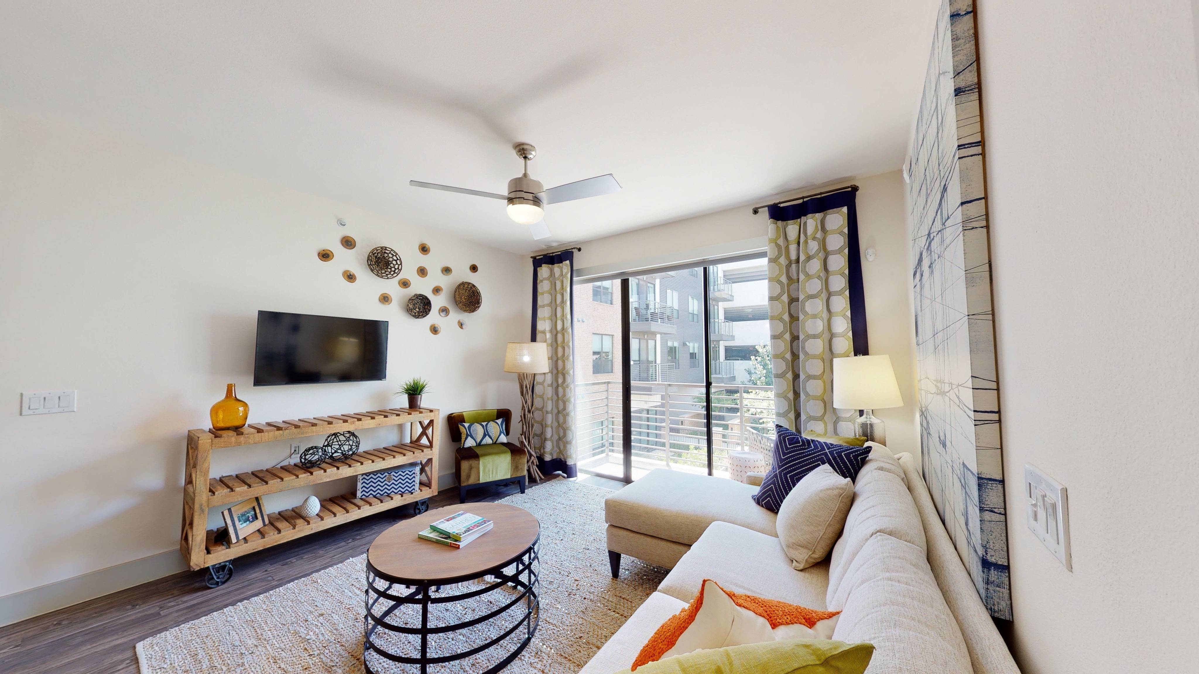 Eleven10 at Farmers Market Apartments – photo 2