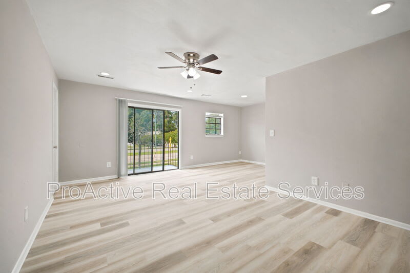 1466 Gabriel Dr – photo 4