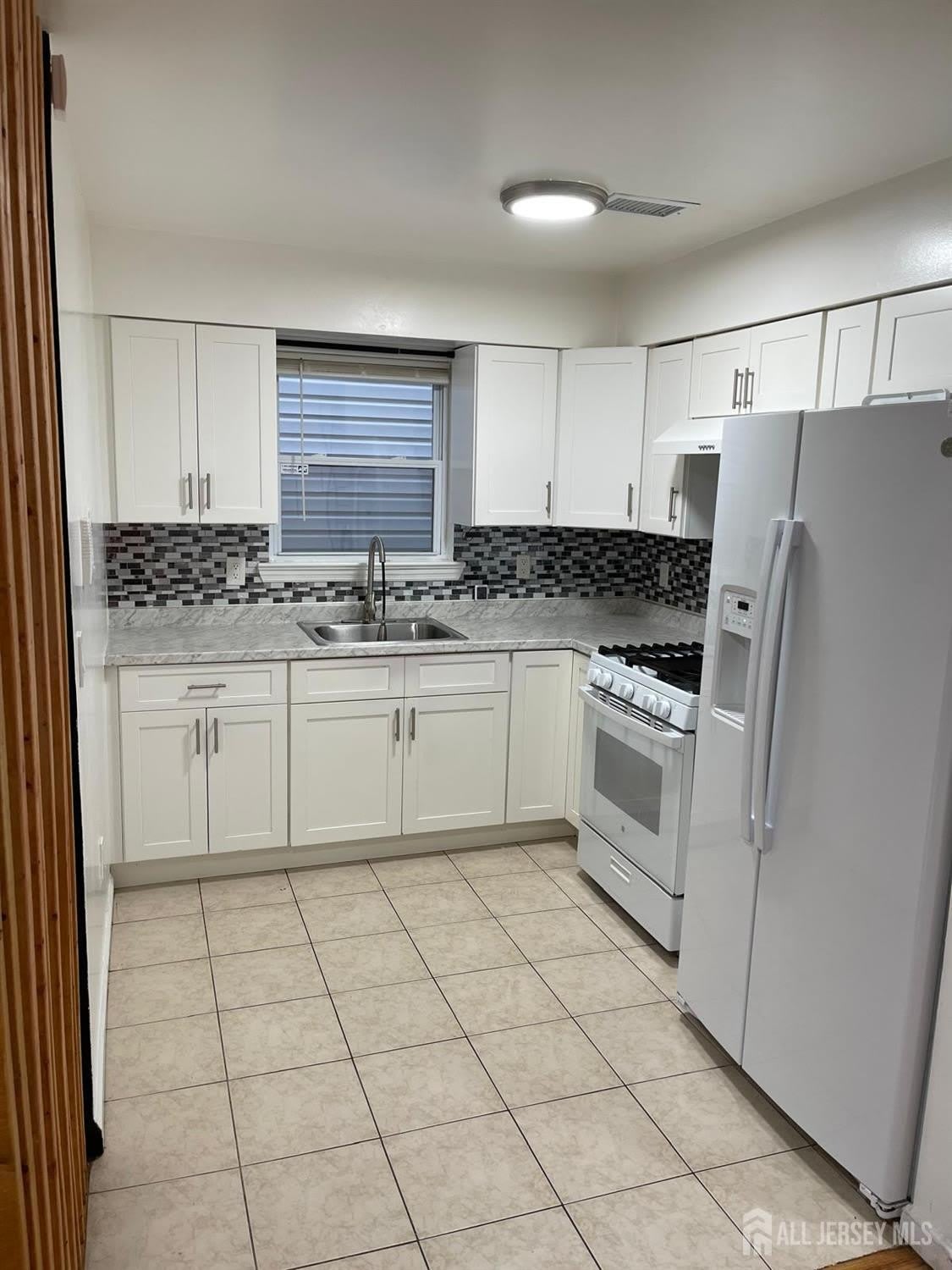 1089 Magnolia Avenue – photo 5
