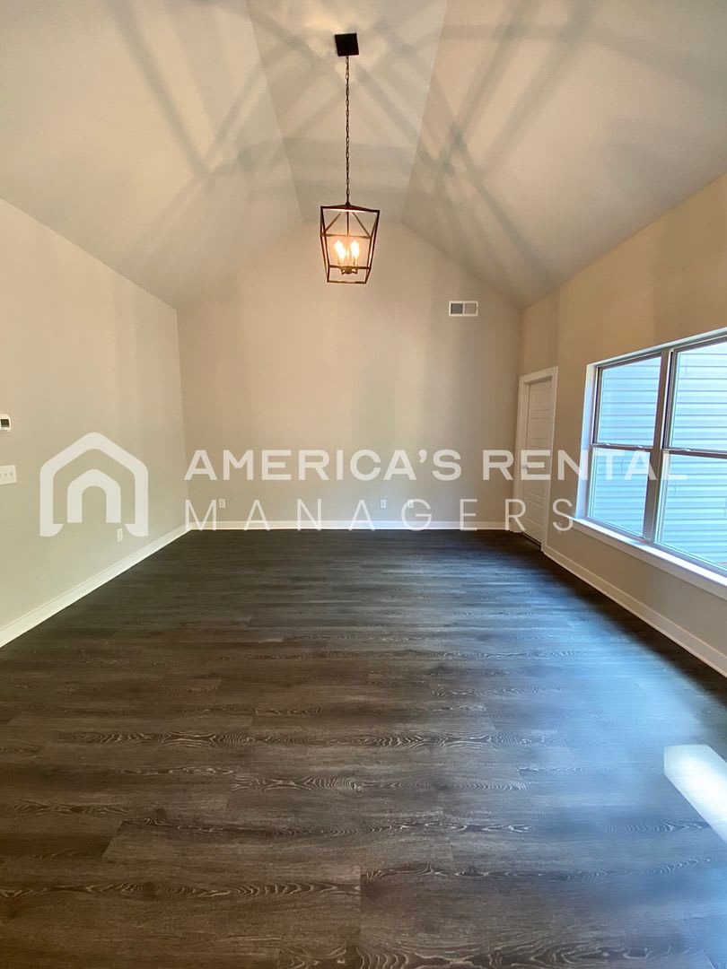 Home for Rent in Weaver AL... Available to View with 48 Hour Notice!!! – photo 4