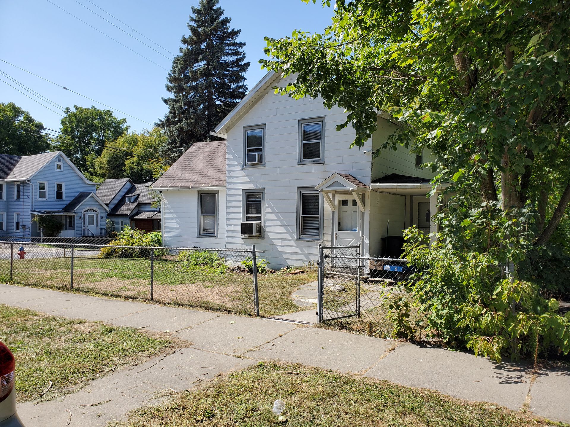 Renovated Four Bedroom House In A Great Location – photo 2