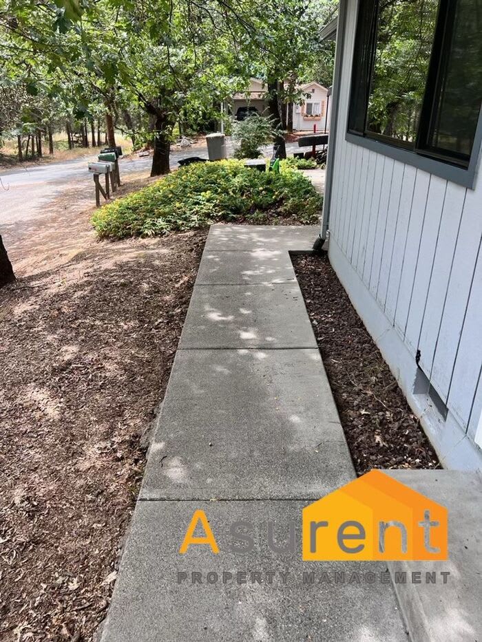 1102 Northwest E Street – photo 5