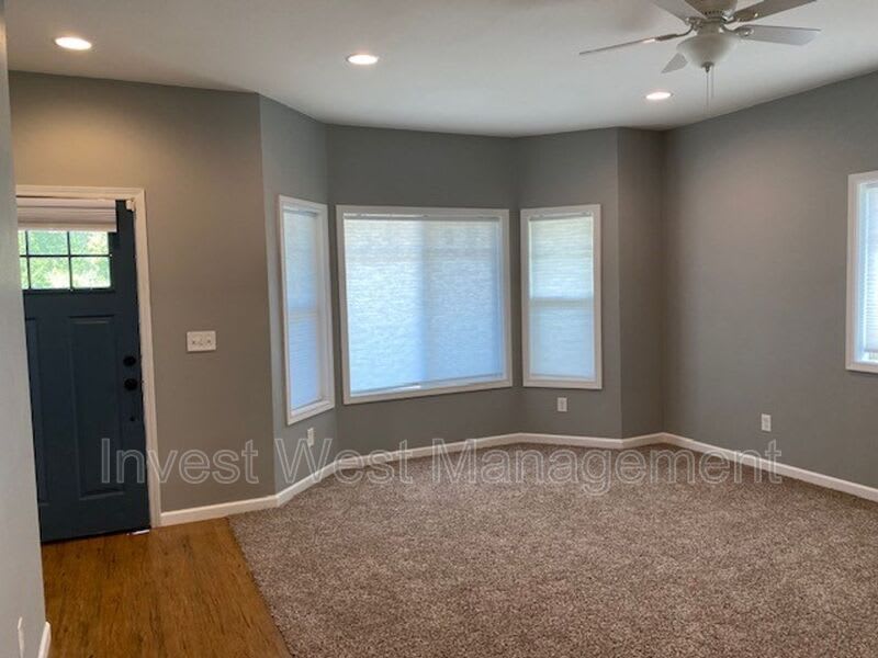 1801 NE 16th Way – photo 4