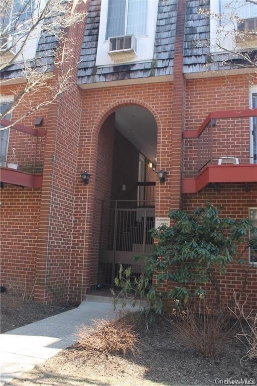 55 N. Broadway – photo 1
