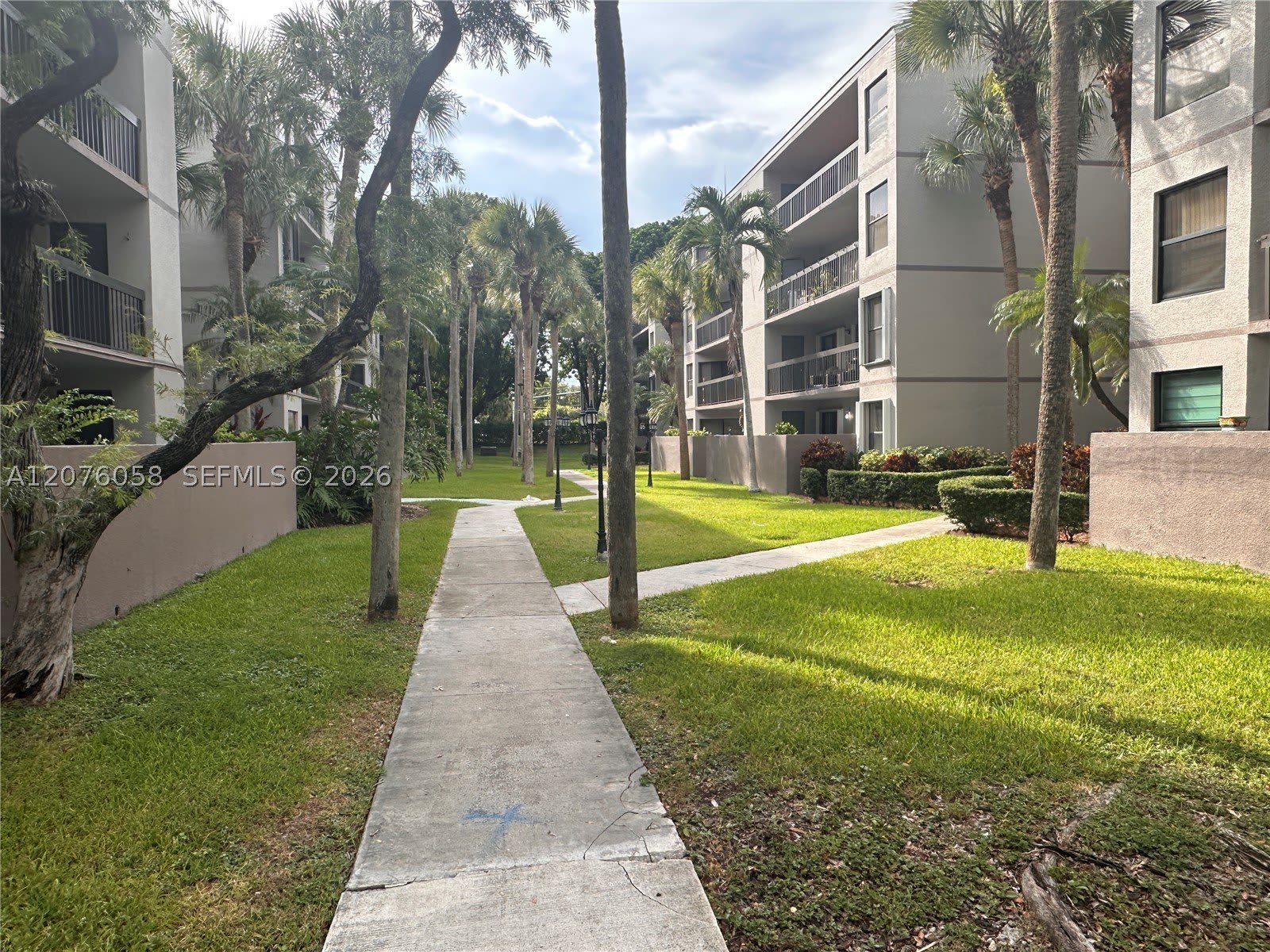 8810 SW 132nd Pl – photo 2