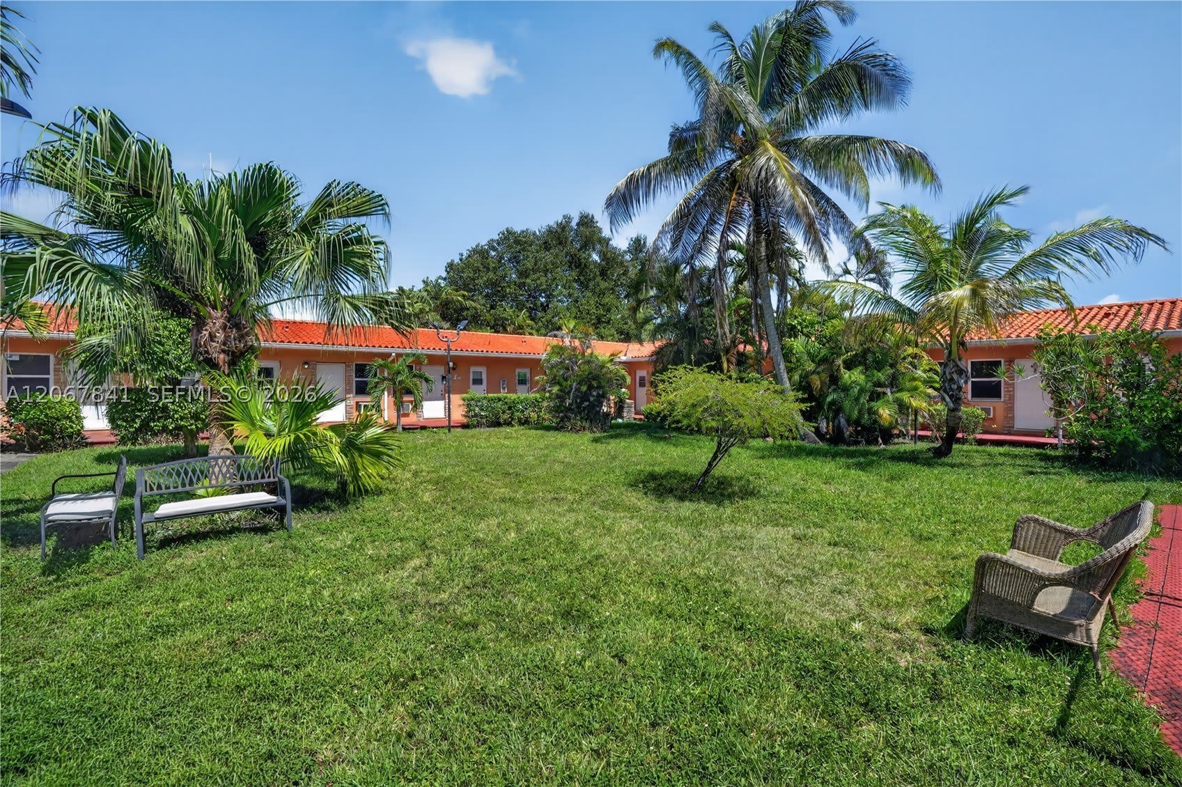 140 SW 30th Ct – photo 4