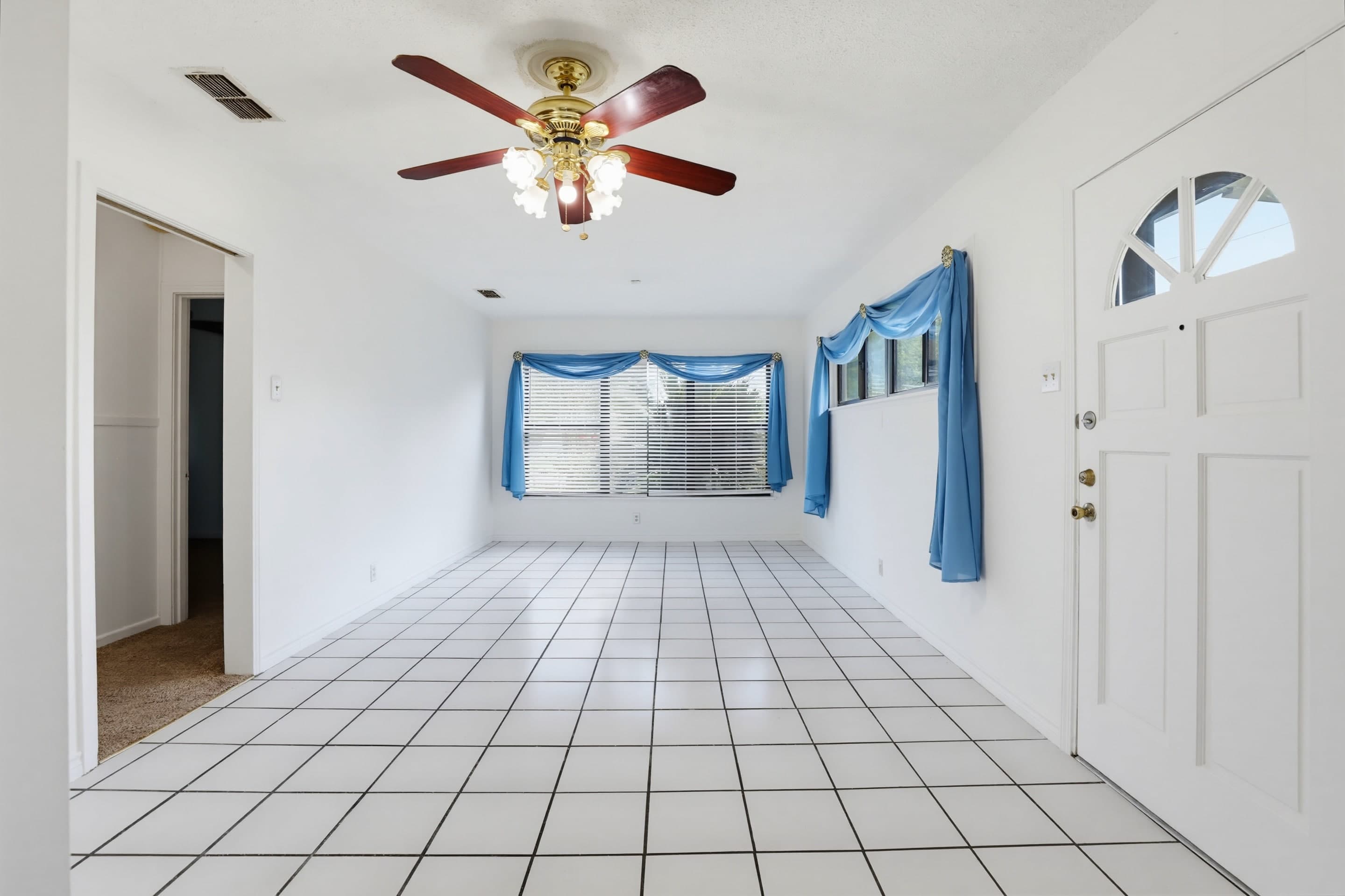 271 Wayside Drive – photo 4