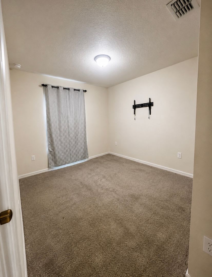 Spacious 4-Bedroom Home for Rent in Palm Bay! – photo 3