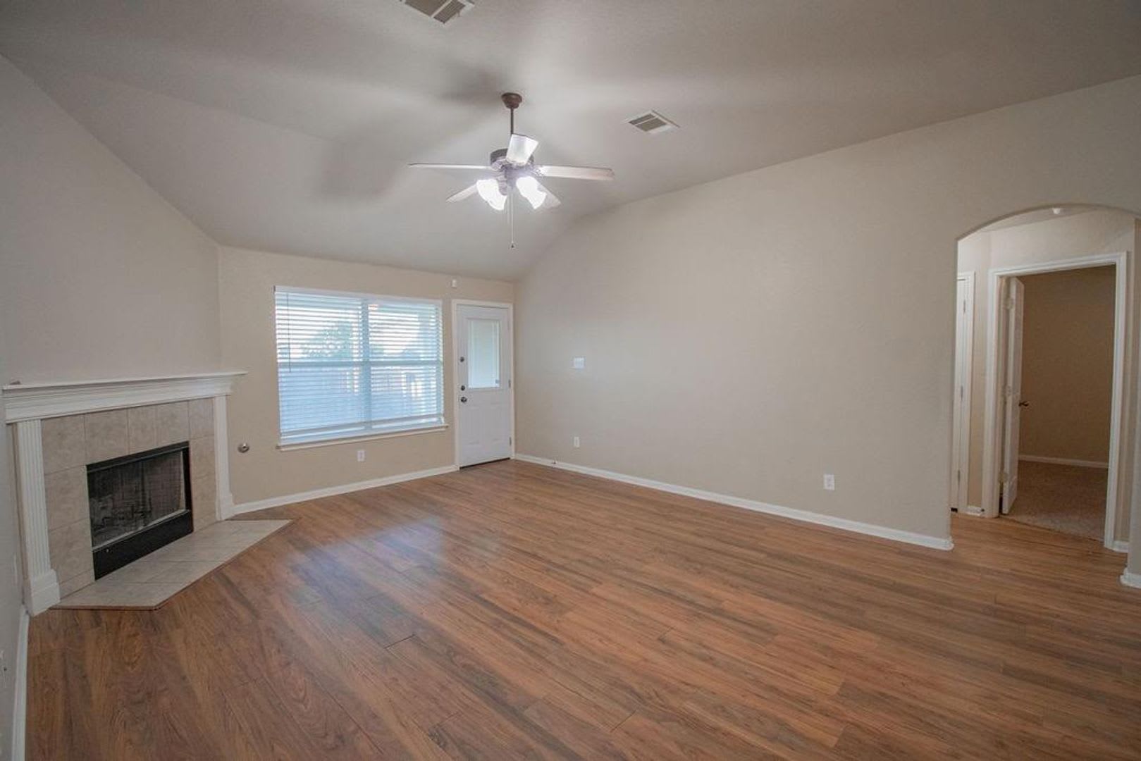 Open living concept for easy entertaining for the holidays! – photo 5