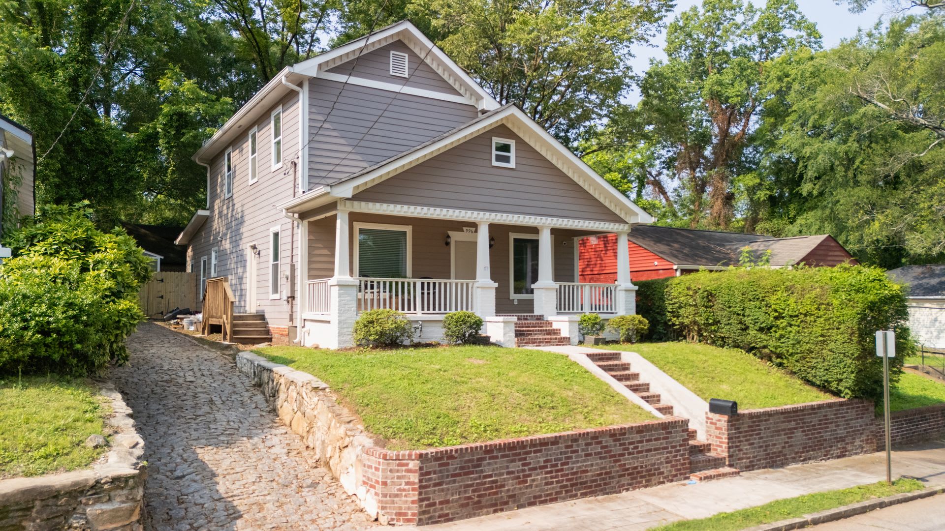 Spacious 4/3.5 w/ Master on Main and Fully Fenced Backyard! – photo 3
