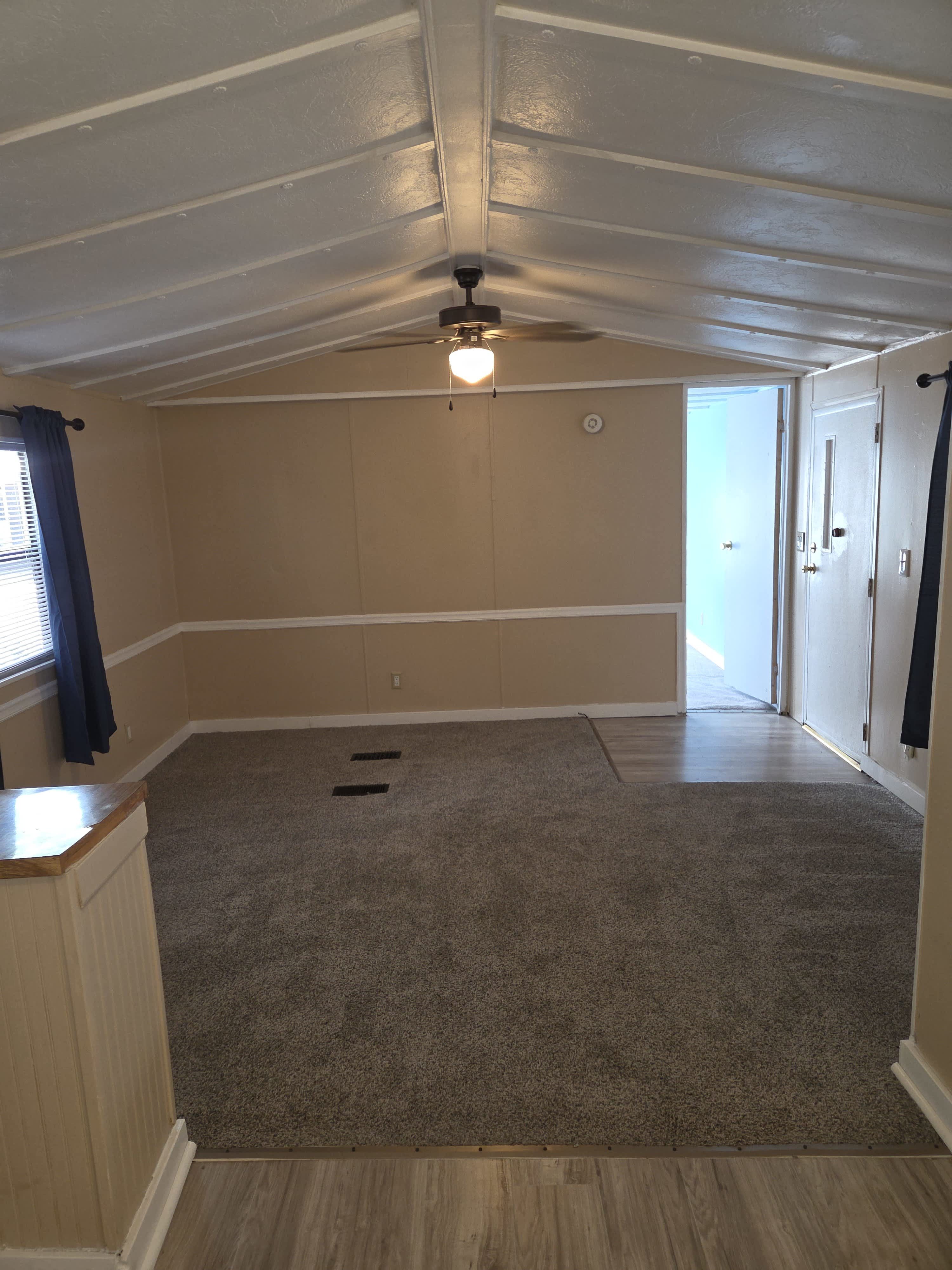 5249 Vineyard St – photo 3