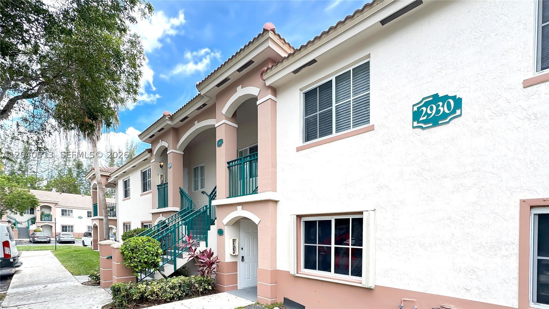 2930 SE 13th Ave – photo 2