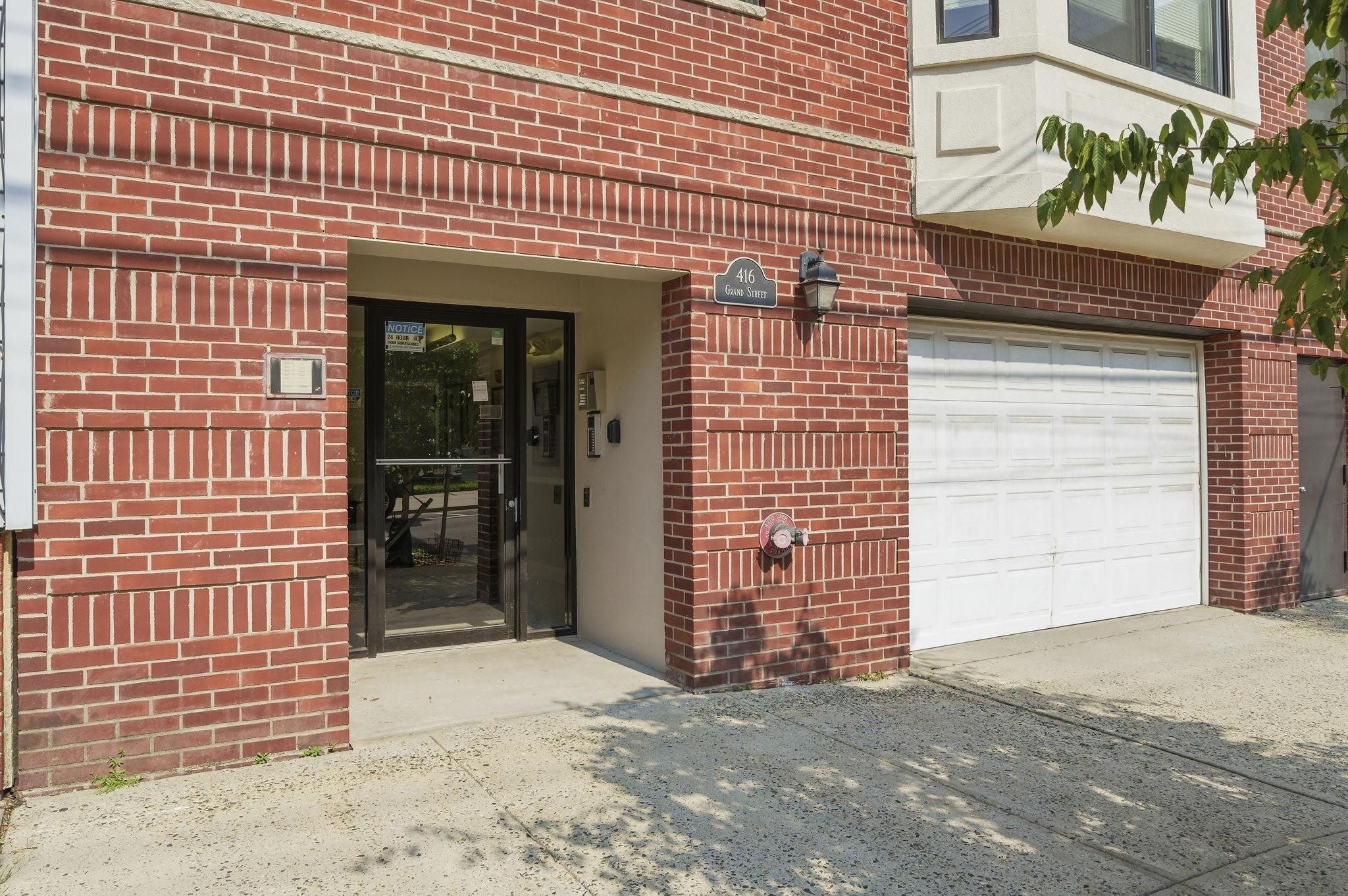 416 GRAND ST – photo 3