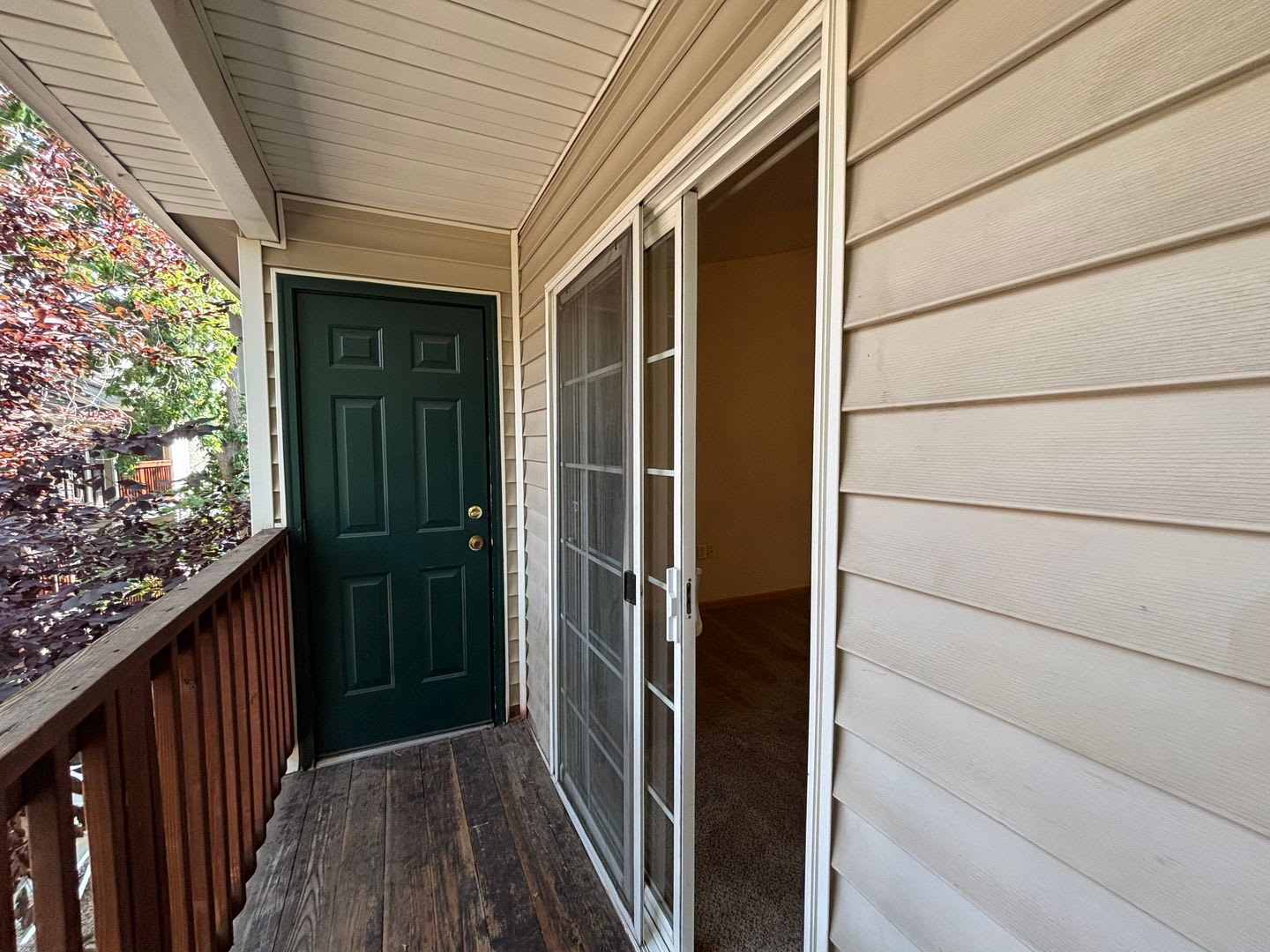Prime Location – photo 1