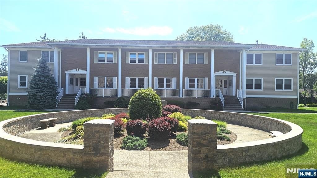 105 Newark Pompton – photo 1