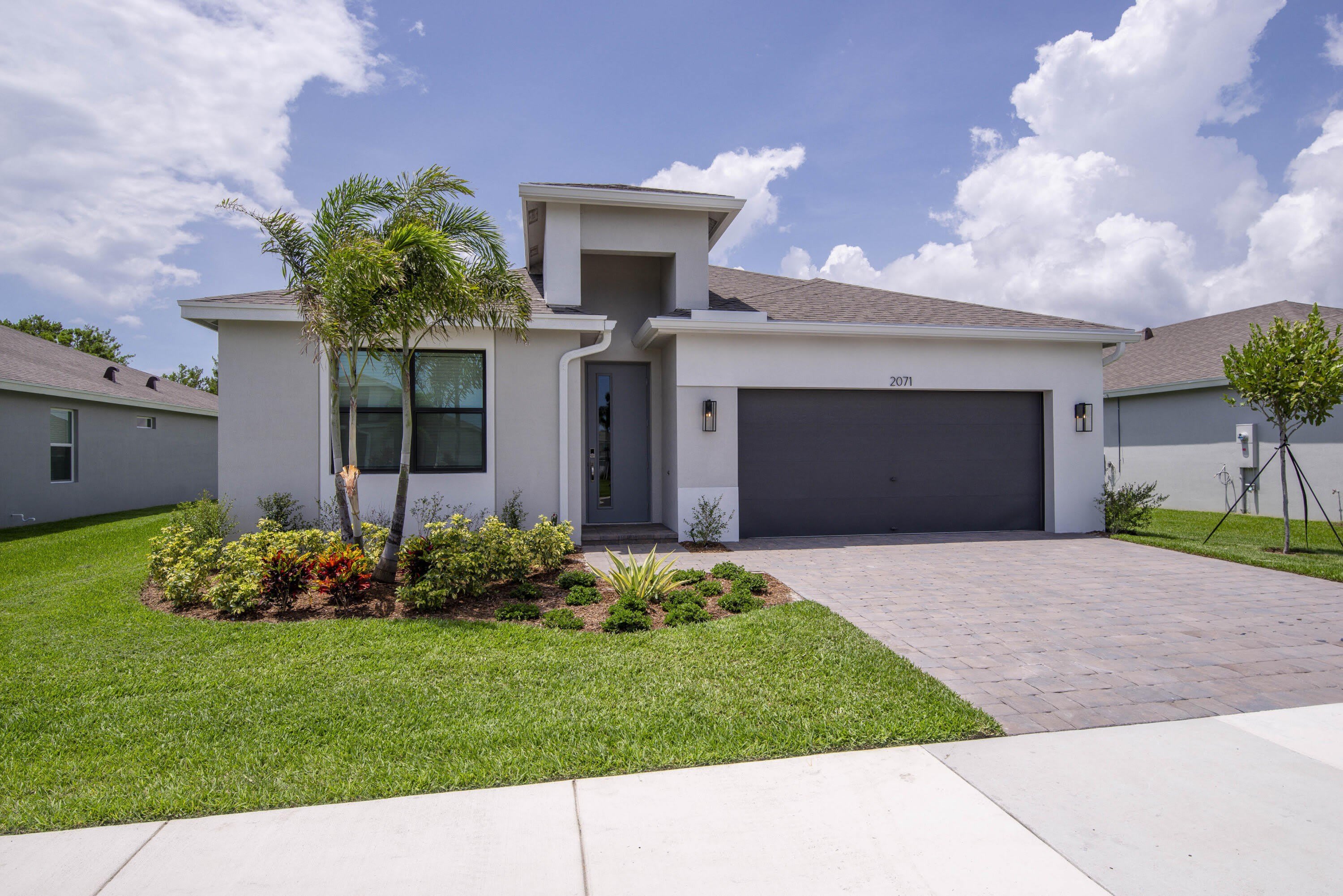 2071 NE Cedar Street – photo 2