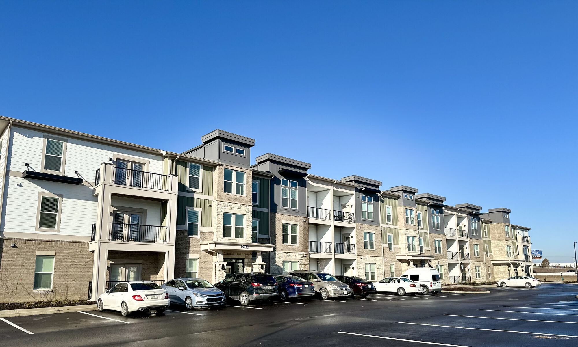 Riley Crossing at Gateway Park Apartments – photo 4