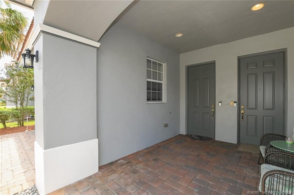 2206 Sw Cape Cod Drive – photo 2