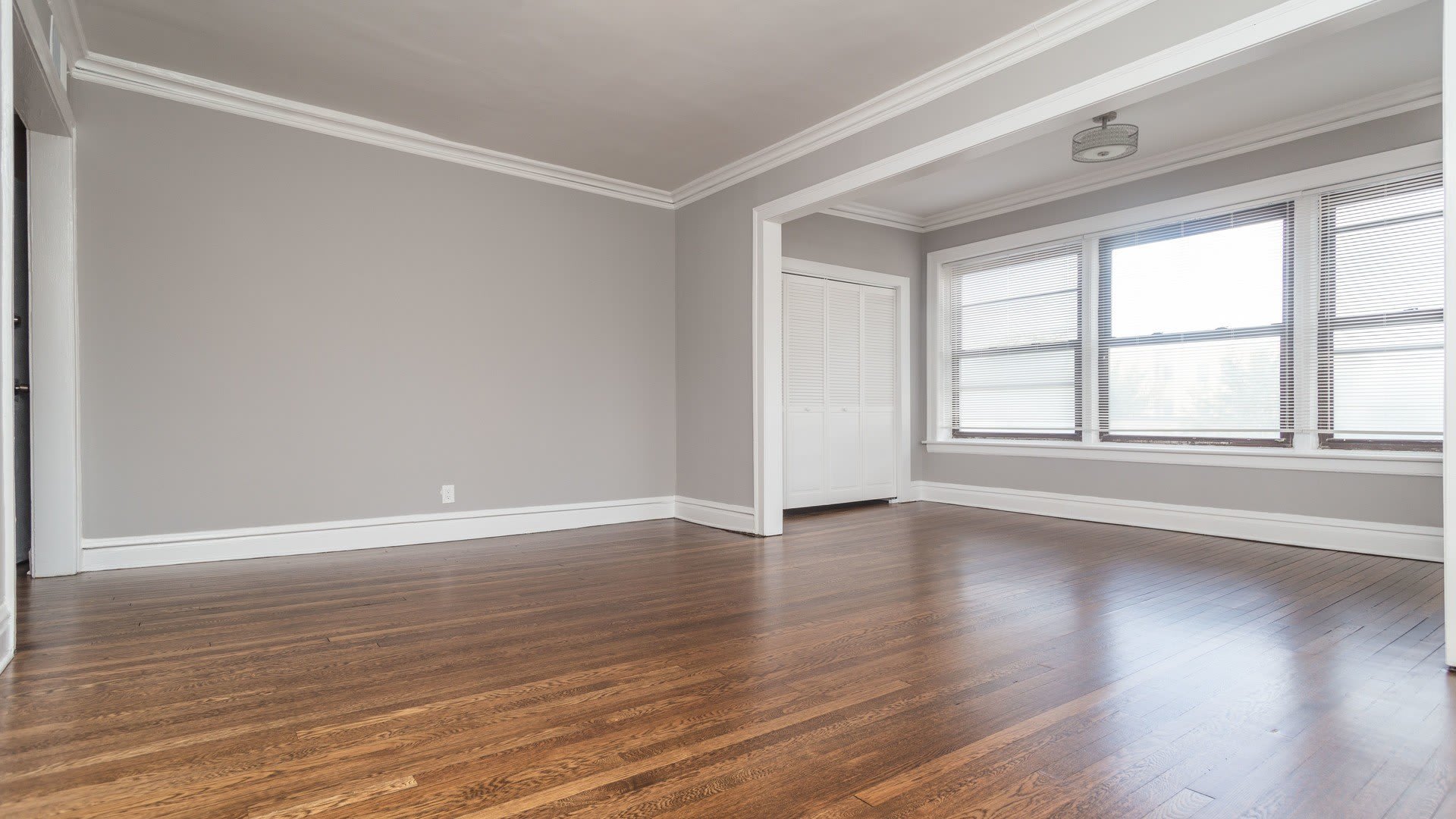 1057 W Foster Avenue – photo 3