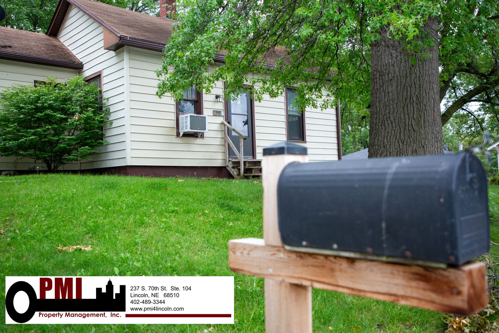 1 Bedroom, 1.5 Bathroom, House For Rent Available Now! – photo 3