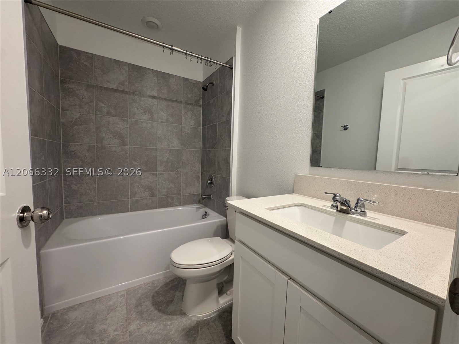 640 Daring Dr – photo 5