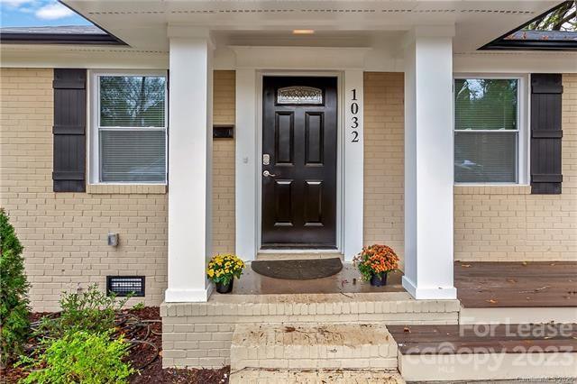 1032 Holland Ave – photo 2