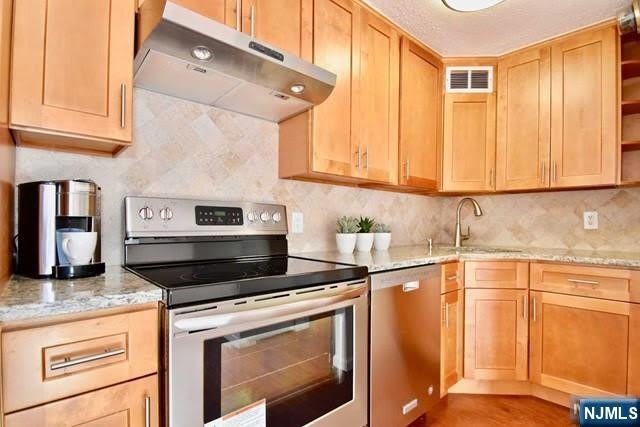 233 12Th Street – photo 3