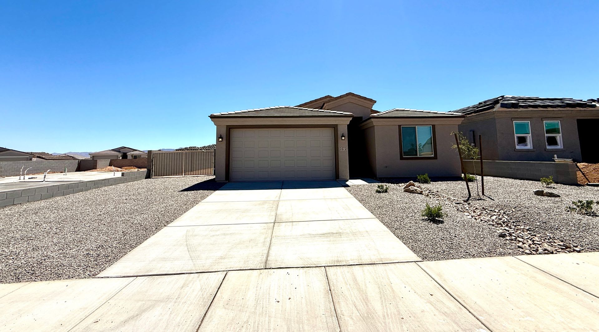 New 2025 Construction 3 Bed / 2 Bath Home with RV Parking & Modern Finishes – Available Now! – photo 3