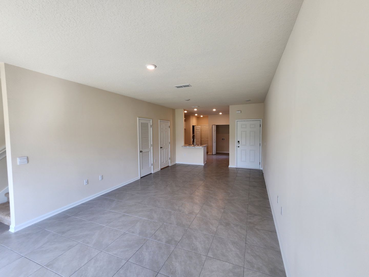 ***TWO WEEKS FREE*** New beautiful Three bedroom Two and a half bath two-story townhome – photo 3